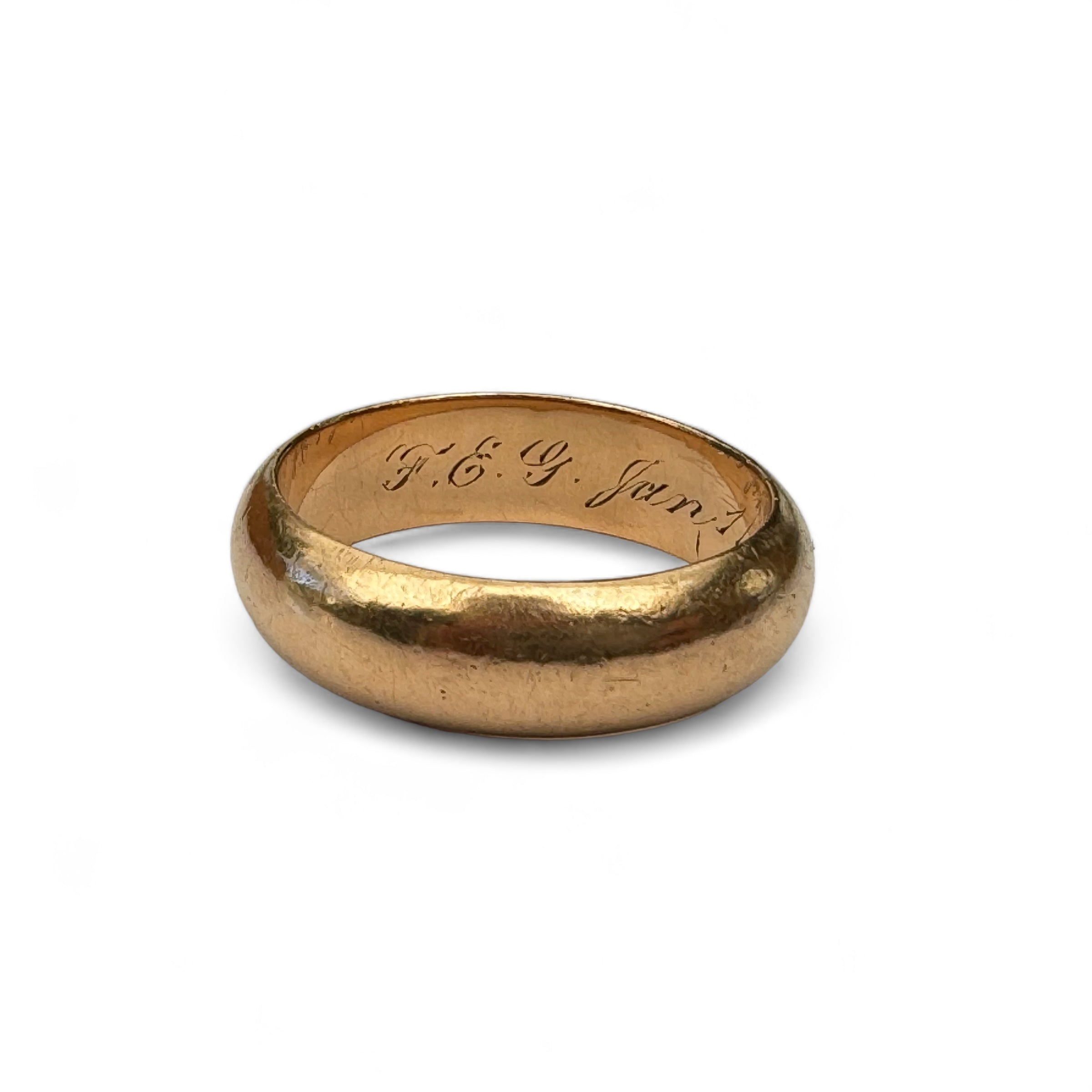 Antique Rose Gold Men’s Wedding Band
