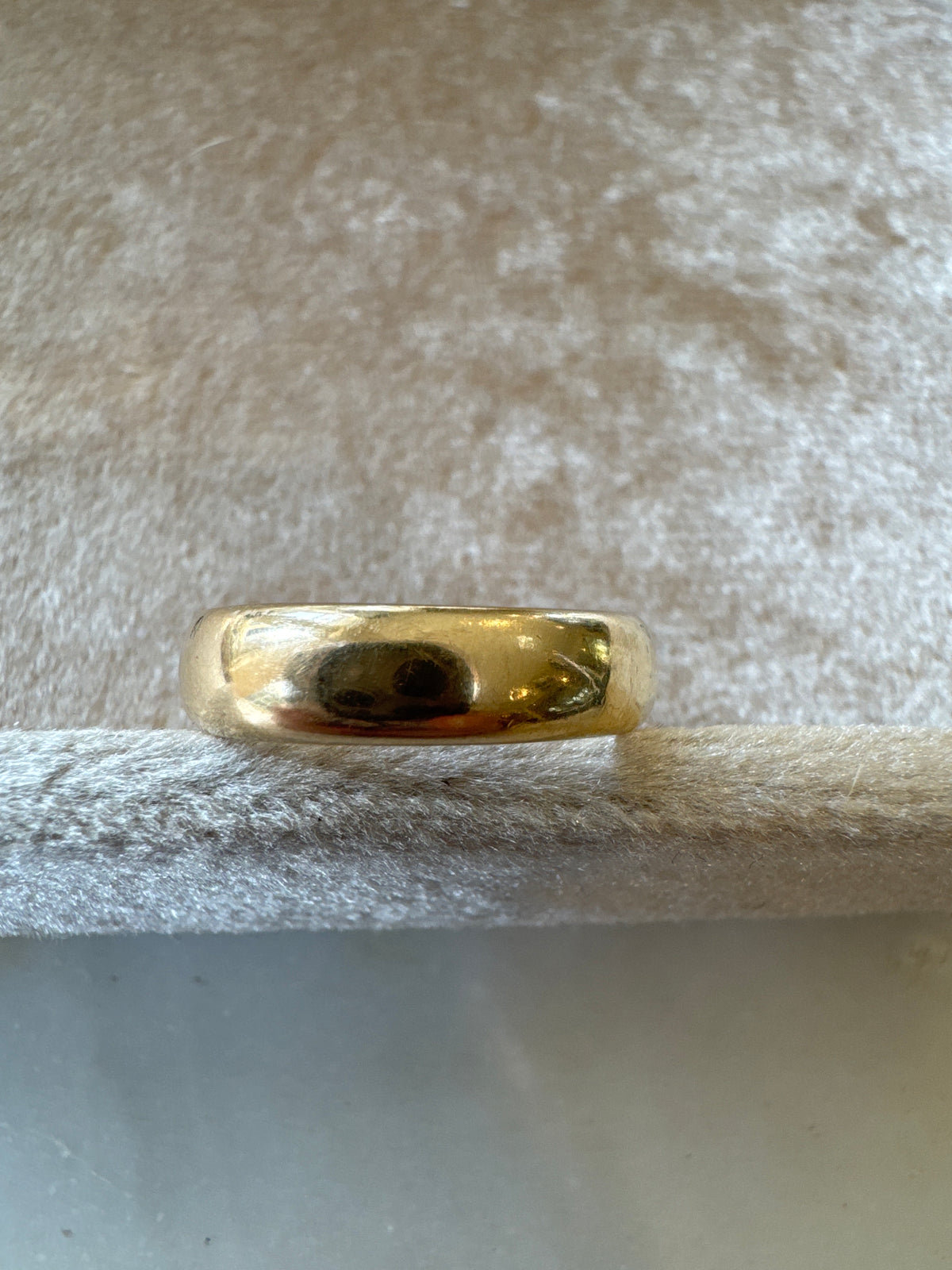 Vintage 14k gold band size 6 3/4  5.1g