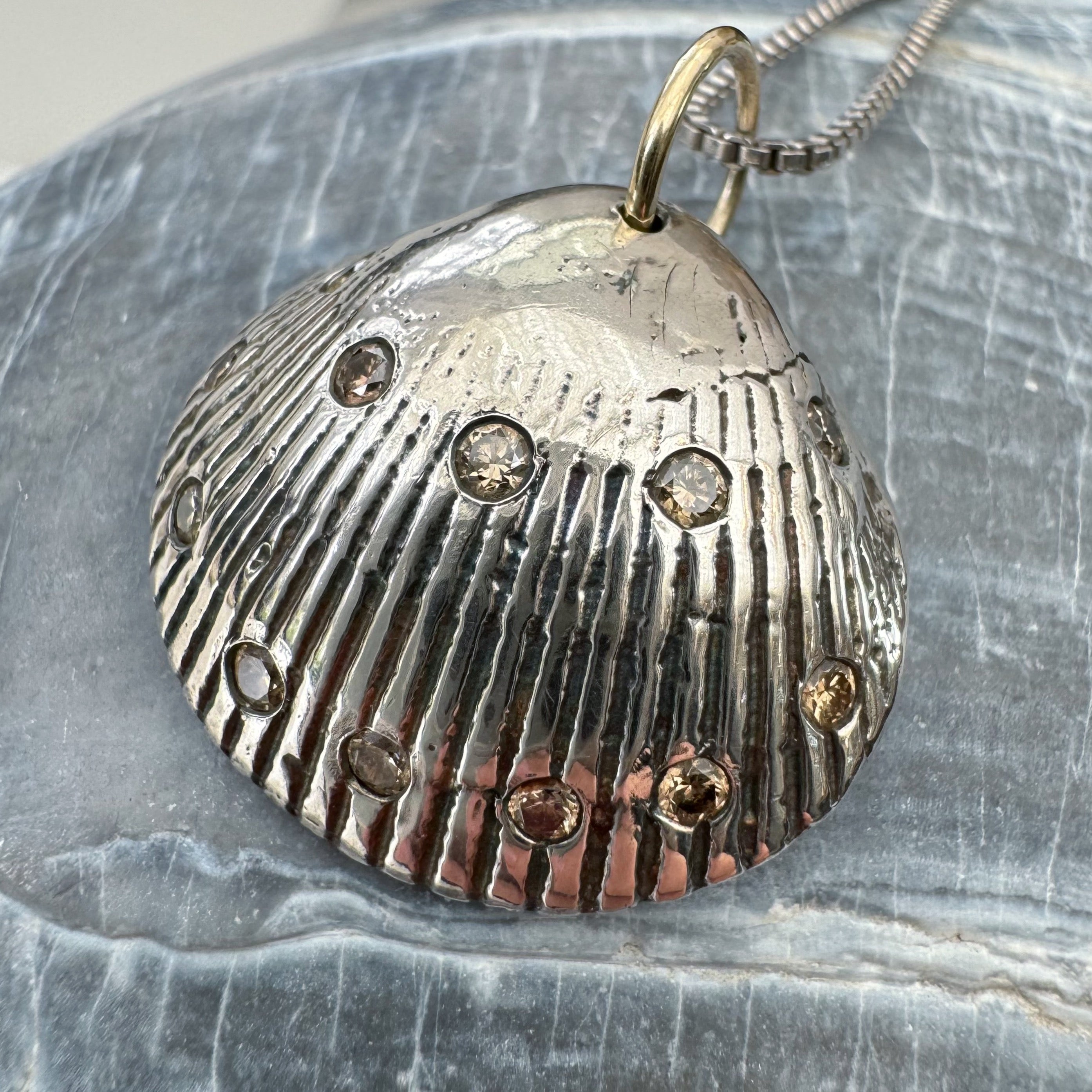 Big Scallop Pendant